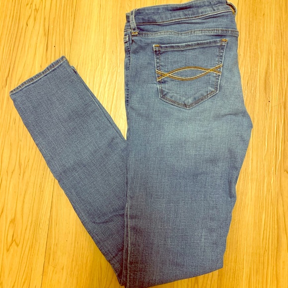 Abercrombie & Fitch Denim - ✨2X HP✨ 🌺 2/$25 Abercrombie 4S skinny jean